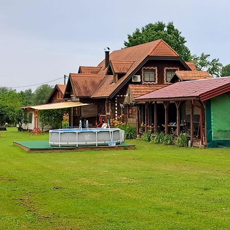 Rooms Ma La Karlovac Buitenkant foto